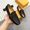 Luksusowa marka męskie mokasyny sukienka obuwie przewietrzyć oryginalne skórzane obuwie biurowe T metalowe Gommino rozmiar 38-45