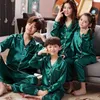 Familie pyjama set zijde satijn volwassen vrouwen kinderen matching kleding kinderen vrouwelijke slaap twee stuk loungewear plus 210724