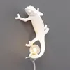 Lampy stołowe nordycka jaszczurka nowoczesna urocza żywica LED Animal Chameleon nocna światła sypialnia salon dekoracje domowe 237y