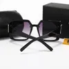 الربيع والصيف المرأة الساخنة بيع العلامة التجارية النظارات الشمسية الأزياء متعددة الألوان القيادة في الهواء الطلق نظارات ظلة مربع يمكن أن يكون بالجملة