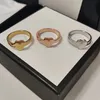 Anello di nuovo prodotto anello di alta qualità designer anelli di alta qualità per la moda donna semplice personalità gioiello fornitura159t