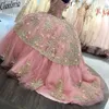 Платья Quinceanera Pink Sweet 16 Платье с золотым аппликациями с бисером Корсет Корсет на шнуровке на шнуровке шаровое платье выпускного ронша до принцессы