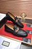A1 21ss TOP Men Soft leather dress shoes moccasin bees embroidery decorate business wedding Oxfords shoe SIZE 38-45