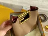 Top Leather Designer 2021 Way Bag Borse di alta qualità S Designer Borse sella Powerul Buckle Clasp Crossbody Tote Ladies Luxurys Roma
