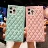 Casos de telefone celular Marca Designer Phone Case Bling Diamond Square Vintage Flower Capa para iPhone 13Pro Max 7 8Plus S21 Nota 20 Mate 30 para meninas Mulheres 2OK4