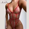 roter dessous-bodysuit.