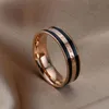 Moda Design Simples Titanium Steel Band Banda Anel de Óleo Livre Amante Casal Casal de Ouro Anéis para Mulheres