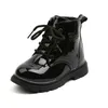 人工革の男の子ブーツの靴秋冬防水ガールズブーツファッションフラット子供子供の靴211108のための黒いブーツ