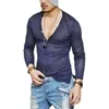 T-shirt elegante da uomo a V profonda traspirante tinta unita T-shirt attillata slim fit per uomo moda estate pantaloni a vita bassa streetwear top t-shirt