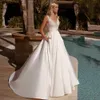 2022 포켓이있는 간단한 새틴 웨딩 드레스 V 넥 라인 레이스 탑 신부 가운 섹시한 Backless 플러스 사이즈 Vestidos de Noiva Robe Mariage