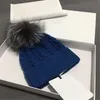 Frauen Hüte Erwachsene Dicke Warme Winter Damen Weiche Stretch Zopfmuster Gestrickte Pom Poms Beanies Teenager Skullies Hut Mädchen Ski Cap Beanie C5026462