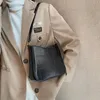 Designer- Simple petit modèle de pierre PU sacs à main et sacs à main en cuir d'hiver sac à bandoulière de créateur de mode pour femmes