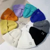 Ins Lettera Cappello di lana 9 colori Cappelli per adulti lavorati a maglia Donna Uomo Berretti Unisex Fashion Streets Cap Formato libero 10 stili D LLA1071