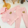 高品質の赤ちゃん男の子の女の子服セット子供秋の春の長袖ジャケット+パンツ2個のPCSスーツ子供スポーツトラックスーツ