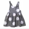 Summer Girl Dress Star Sun Moon Print Black White Stripe Backless Beach Odzież dziecięca 2-7y E3065 210610