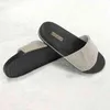 Designer Slippers waterboor platte bodem vrouwen sandalen mode strand schoenen antislip klassiek gat slipper met maat 35-41