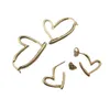 2021 Ny designer klassisk kärlek hoop örhängen mode stil studs design stämpel rostfritt stål guldpläterad stud örhängen för kvinnor fest gåvor med låda