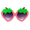 Güzel Meyve Çocuk Tasarımcı Güneş Gözlüğü Çilek Şekli Çerçeve Erkek Ve Kız Sevimli UV400 Koruma Gözlükler Toptan