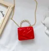 Modeflickor Pearl Chain Handbag Kids Metal Buckles Bag Barn Letter Prägling One Shoulder Bags Lady Mini Purese Messenger PU262B