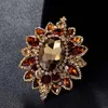 Pins, Broches Mode Dames Bruine Rhinestone Broche Bruids Sieraden Vintage Stijl Bloem Hijab Pins en Broches Boeket Fijne tassen Accessor