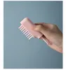 Husdjur grooming dusch pensel kam badmassage handformad handske combs blå rosa husdjur rengöring plastborstar wy1333
