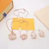 Europe America Fashion Style Jewelry Sets Lady Womens Goldcolor Metal Hollow Out V Initials Garden Necklace Bracelet Earrings M686688964