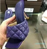 Pantoufles en cuir à la mode Chaussures pour femmes à carreaux en cuir mat Carré - pantoufle à talon plat pour femme à bout ouvert