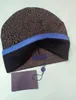 Ganze Mütze Wintermützen Hüte Damen und Herren Mützen mit echtem Waschbärfell Pompons Warme Mädchenmütze Snapback pompon317r