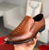 M￤n glider p￥ kl￤dskor spetsiga t￥ krokodilm￶nster ￤kta l￤der oxfords mens loafers aff￤rsbr￶llopskor 38-45