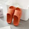 Pantoufles plate-forme épaisse femmes salle de bain intérieure pantoufle doux EVA anti-dérapant amoureux maison diapositives de sol hommes chaussures d'été sandales