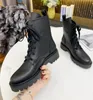 Fashion Trendy Spring and Autumn Style Front Lace-Up Low-Hak Boots Martin Britse Motorfiets Drie-kleuren Selectie Zwart Wit Groen