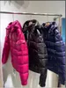 Hommes/femmes Doule fermeture éclair conception à capuche vers le bas manteau épais WarmJacket imperméable Parkas noir/blanc/violet couleur