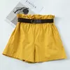 Koreanska enkla solida sommar shorts med bälte lösa höga midja smala gröna kvinnor svart papperspåse 210724