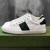 50%rabatt på högsta kvalitet casual klänningskor män kvinnor lyx sneaker ko läder bi mönster röd botten tiger röd gröna ränder sport vita designer tränare 35-46 låda