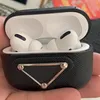 Luxe Hoofdtelefoon Accessoires ontwerper airPods Case voor 1 2 3 airpod pro top kwaliteit Mode Brief gedrukte bescherming Zwart Wit Roze oortelefoon pakket sleutelhanger