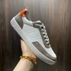 2022 Senaste Style Luxury Design Skor Män Sneakers Läder Stitching Casual Skor Bekväm Fritid Sneaker Mode Sport Andas Sko Man Storlek 39-44