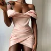mini robe rose froncée