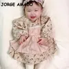 Wiosna Baby Girl Body Koronki Floral Fake 2 SZTUK Ubrania Z Długim Rękawem Romper Infant Suit E119 210610