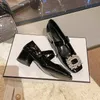 2022春の新しい女性の靴新寿司ダイヤモンドスクエアトゥバックル中かかとの厚い唯一のチャンキのヒールドレスシューズ