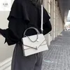 패션 체인 스퀘어 여성 핸드백 디자이너 편지 어깨 가방 럭셔리 PU 가죽 크로스 바디 메신저 가방 여성 작은 플랩