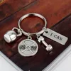 Sport Trinket Keychain Fitness Gym Dumbbell KeyRings Charms Pendant Keyhållare Bodybuilding Barbell Keyfob Ryggsäck Nyckelkedjor