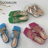 Suojialun 2021 Moda Wąski zespół Kobiety Slipper Lato Plaża Outdoor Beach Niski Heel Flip Flop Ladies Slip On Open Toe Sandal Shoes K78