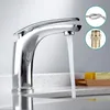 Faucet de Banheiro Torneira de Água Torneiras Branco / Chrome / Preto Cachoeira Montada Pia Fria e Hot Mixer Single Handle Bath Water