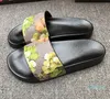 Mens kvinnor manliga inomhushus tofflor sommar sandaler strand glider fritid toffel damer sandali badrum hemskor mode flip flops för män