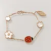 2021 Europe Luxury Top Quality Berömda Märke 925 Silver Smycken Rose Gold Färg Natural Gemstone Lucky Ladybug Spring Armband
