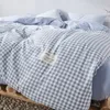 أغطية السرير عالية الجودة الأزرق منقوشة نورديك السرير الكتان مجموعة مفروشات مجموعة لحاف غطاء مع وسادات اللون الصلبة التوأم كامل الملكة الملك 210316