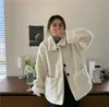 レディースジャケット女性冬2022年冬のラムウール肥厚した長袖ルーズショートコットンジャケットデザインセンストップ