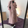 Kvinnors Trench Coats Louvre Höst Sydkoreanska Fashion Retro Lapel Windbreaker Silhouette Loose Tunn Belt Long Coat Woman