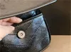 Niki Bags Designer Luxury Lady Shoulder Bag med randig klassisk Alfabet Street Aslant Plain Leather Postman Messenger Handbags H215C