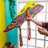 1 unids deportes al aire libre mariposa volando cometa con bayador tablero cadena niños juguete juego juego colorido kite largo cola 90 * 50 cm